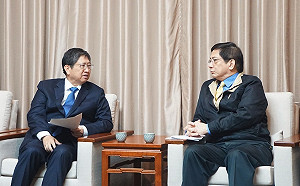 楊文科拜會台大校長管中閔　洽談設立竹北台大附中