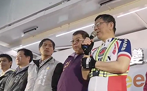 （影）人氣回溫？柯P一日雙城抵新竹被拱「選總統」