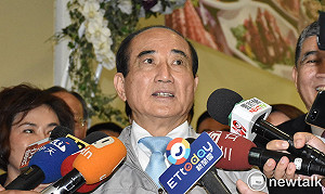 出席同鄉會理事長交接 王金平喊：讓高雄縣出一位總統