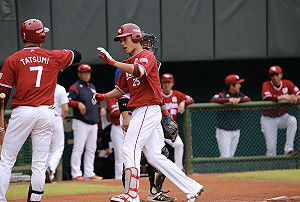 日職／王溢正震撼教育　田中和基首局首打席首球全壘打