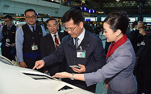 視察桃機疏運  林佳龍：預估尖峰在3月3日將達13.2萬人次