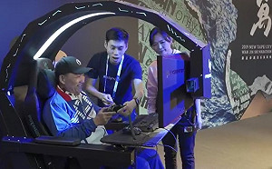 神探GG了！萬金石電競運博會 侯友宜體驗槍戰慘遭殲滅