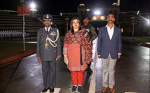 被巴基斯坦拘留58小時後   印度飛官昨晚返國