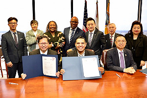 (影)鄭文燦訪美與長堤市簽訂合作  盼未來朝姐妹市發展