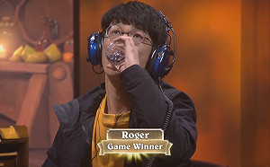 喝水就是信號！Roger搶下《爐石戰記》HCT全球冠軍賽門票