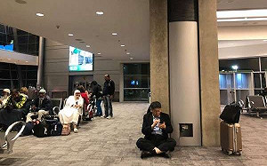 王鴻薇開投票欲教訓柯P席地而坐 結果一面倒慘遭打臉