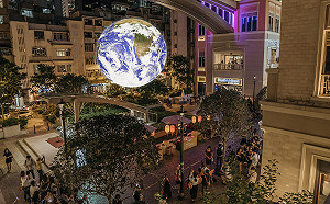 7公尺「漂浮地球」到香港　還多了台灣沒有的特效