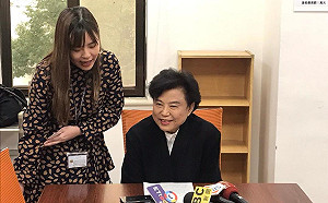 遭質疑忘記切換帳號自誇 沈智慧致電「粉絲」沈智慧致謝