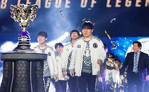 《英雄聯盟》暗藏洋蔥！iG、WE大戰海報大揭密