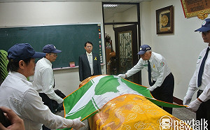 中市里長陳仁榮公祭  告別式覆蓋民進黨旗