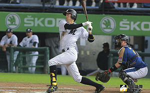 葉家淇慘被砲轟　岡大海首球就轟出全壘打