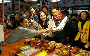 彰化立委補選》佳芬來加分  選前之夜柯呈枋總部熱鬧滾滾