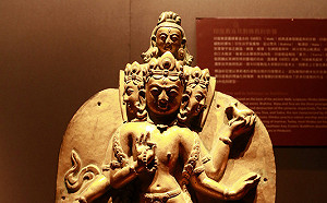 故宮南院首展「輔導級」文物   越南占婆王朝林迦罩難得一見