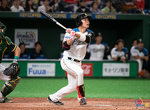 酸民退散！　「大王」王柏融敲二壘安打打臉鄉民