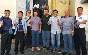 潘孟安赴非洲模里西斯訪屏東漁民  網友讚：令人驕傲的父母官