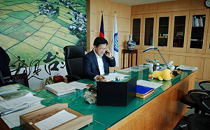 暖心！林佳龍一通電話 專案助普悠瑪傷患母親留台照顧