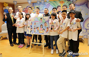 新北發表《擁夢飛翔14》新書  10位勇者學子激勵人心