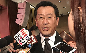 教授兒拿附卡被詐騙卻不知  顧立雄：銀行一定要通知正卡