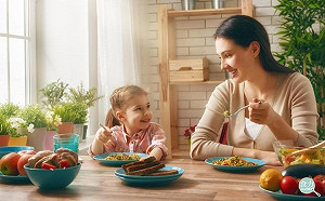 親子的共同教養課 「餐桌」不只是吃這麼簡單！