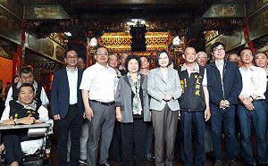 南下參拜被問「蔡配賴破局嗎？」 總統：聽不見