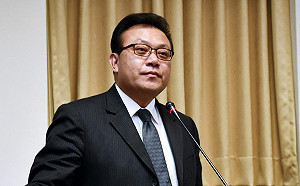 蘇震清遭羈押 中常委身份視停權多久而定