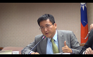 焦點人物》與藍綠紅白早有淵源往來  兩岸三黨一派都愛張五岳