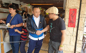 潘恆旭走訪常美冰店  吃冰打卡「誤會冰釋」