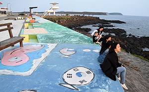 預知韓流崛起？2013年風櫃「韓國魚」彩繪  成熱門打卡景點