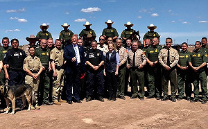 川普快閃美墨邊境 洛杉磯募款門票要價47萬