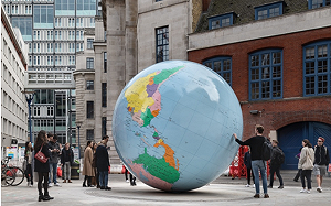 倫敦政經學院藝術品爭議 台灣加星號未劃入中國