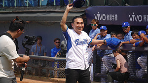 中華職棒／侯友宜為「悍邦」開球　高喊我喜歡棒球