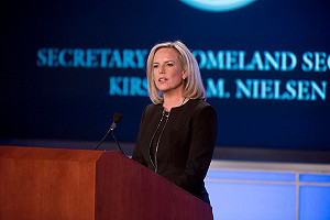 川普又發推特跑馬燈：國土部長將下台