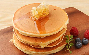 甜點冰淇淋上附蜂巢   到底能不能吃下肚？