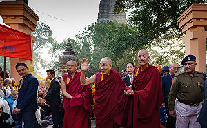 達賴喇嘛不適急送新德里  醫診胸部感染入院