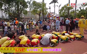 學童喊「媽祖婆我愛您」白沙屯媽聽到了！鑾轎90度轉進校