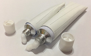 「失控藥膏」打開秒狂噴　內行人曝超實用秘訣