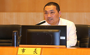 爸媽照過來　侯友宜宣布新北公幼利多