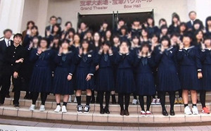 全校唯一男生就此可大開後宮爽歪歪！沒想到竟是邊緣人生