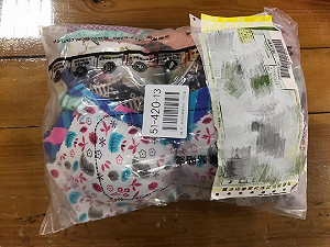 女網購內衣送公司..透明包裝袋全都露　老闆幫簽收好害羞