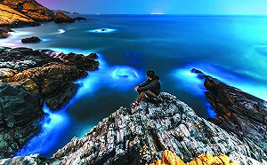 要看世界奇景趁現在！馬祖季節限定藍眼淚攻略大全