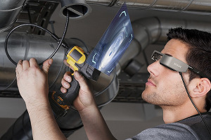 應用更廣 空拍族必備　Epson再推穿透式智慧眼鏡