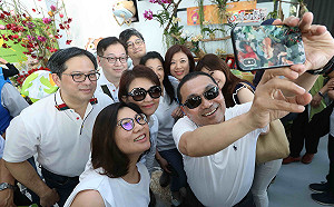 侯友宜參訪台中花博  相挺盧秀燕聯合行銷嗨玩自拍