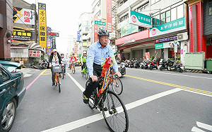 遶境洗掉傲慢！柯P：以前在醫院扮上帝  現在是僕人