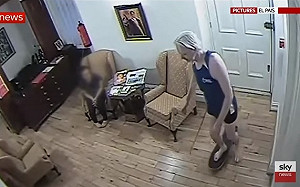 亞桑傑自閉厄瓜多使館玩滑板  窩居2494天生活曝光