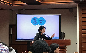 教師法草案定義未清　上街抗議、批評政策恐成解聘因素