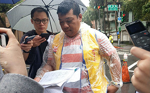 實領不到30k！林鐵員工抗議過勞低薪　要陳吉仲下台