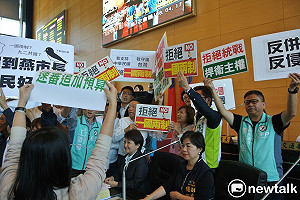 開議就開戰  有無被統戰？中市綠營要盧秀燕說清楚