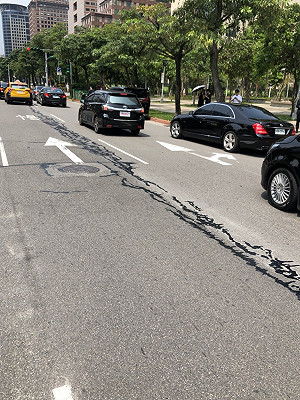 快訊》松仁路誤傳地裂 北市府：之前填縫膠劑 無安全疑慮