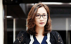 吵到扯破衣服！女立委驚傳與緋聞對象爭執　尖叫聲引關注