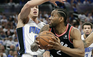 NBA／林書豪板凳坐好坐滿　暴龍力退魔術(影)